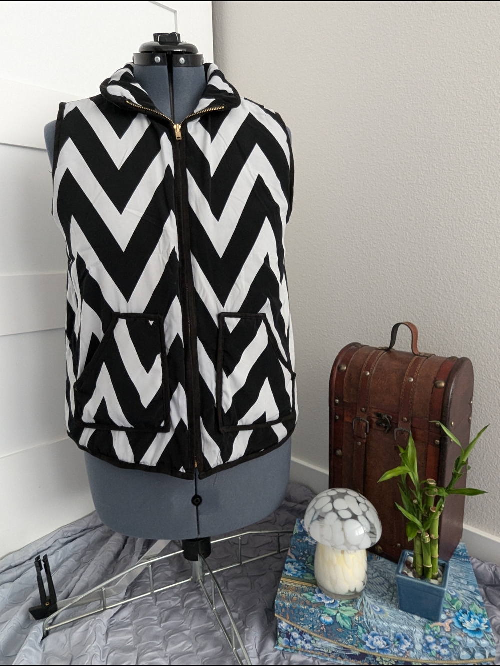 Pink Owl Black & White Chevron Hooded Puffer Vest - L